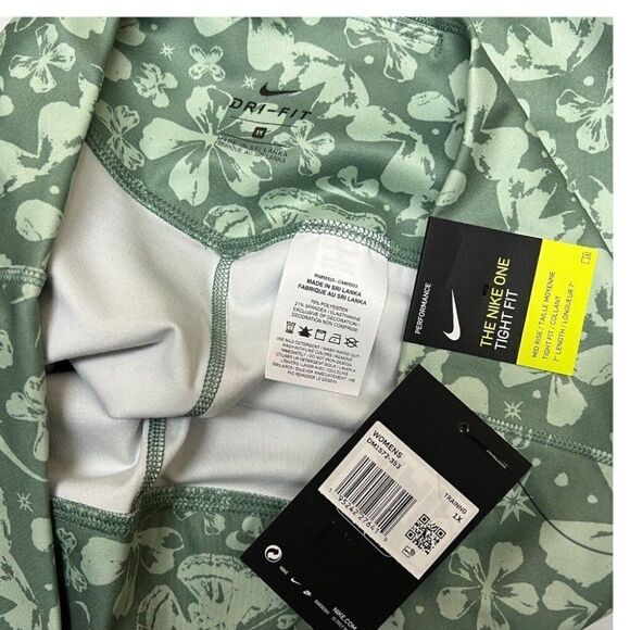 The Nike On Mid Rise Shorts Dri Fit Performance Workout Biker Floral Gym - Picture 7 of 8